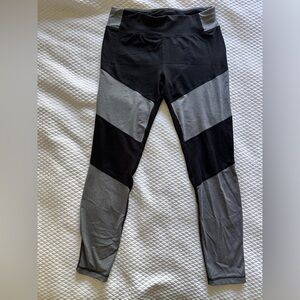 Athletic Works Leggings Yoga Pants Medium Black and Gray